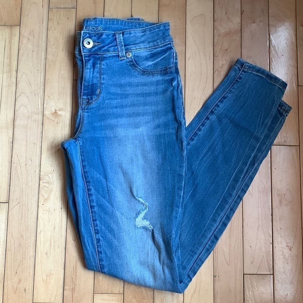 Maurices Destructed Jeggings | Small